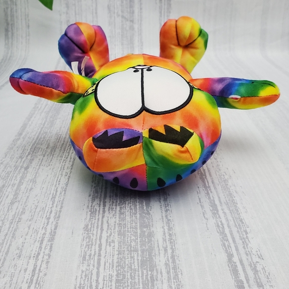 Garfield Tie Dye Plush - Picture 6 of 9